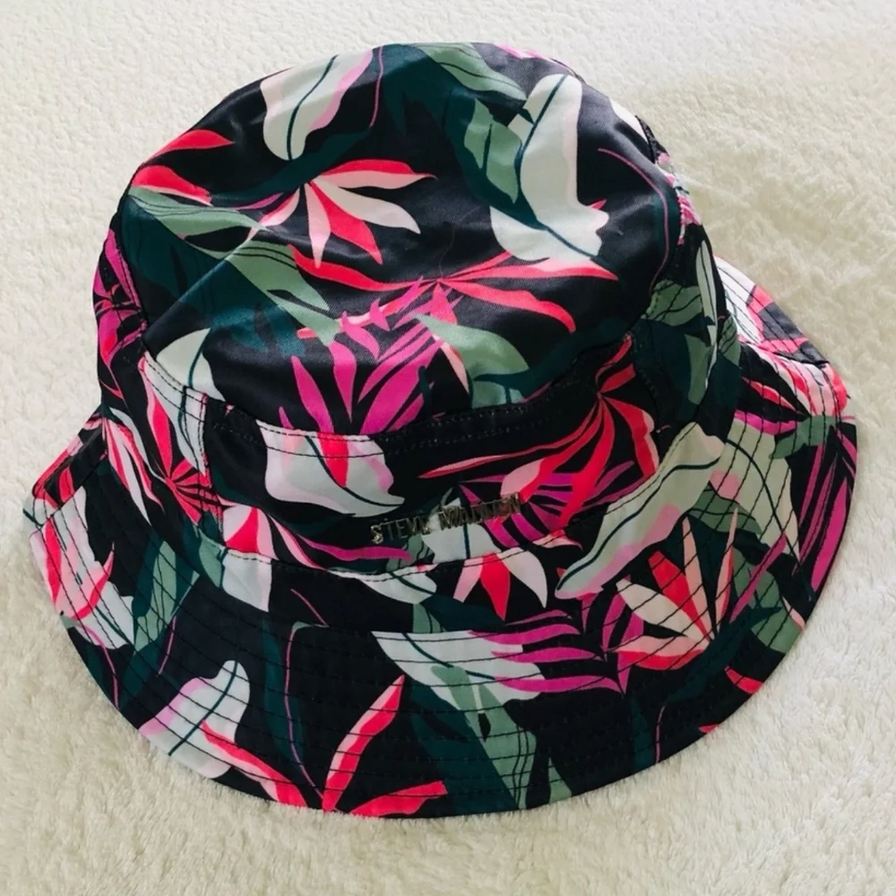 New!!! Steve Madden Women's Floral Bucket Hat